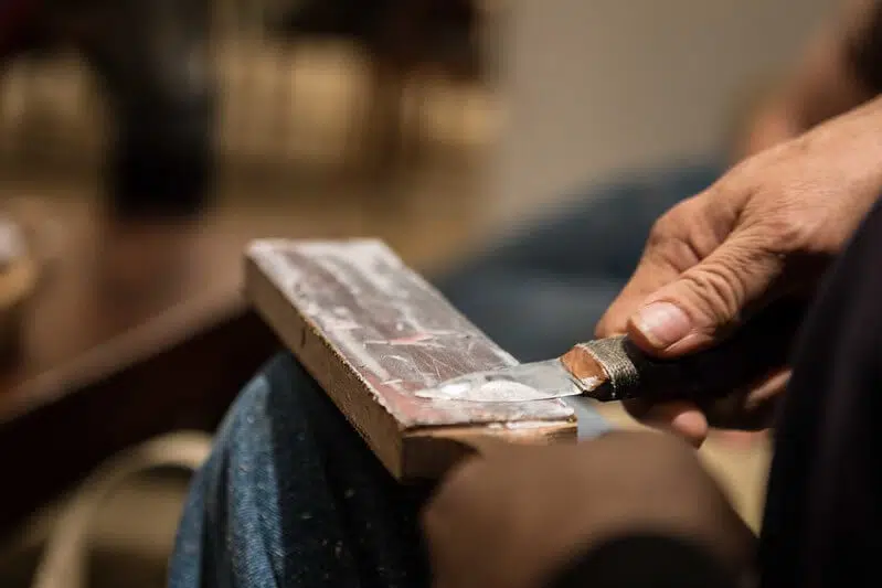 sharpening-knife